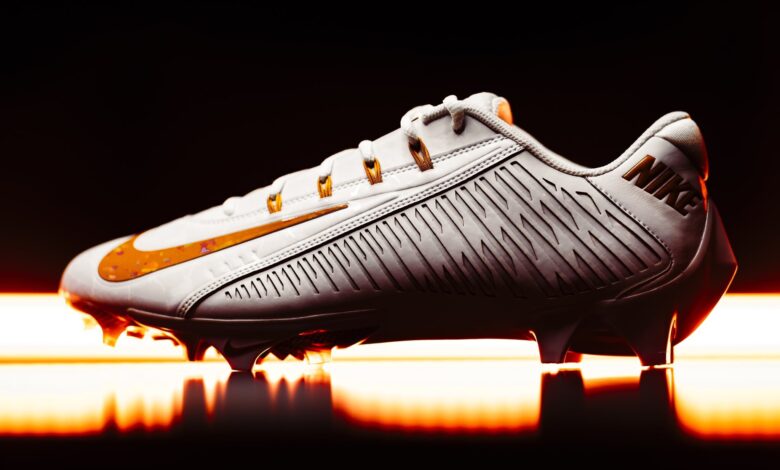 کفش فوتبالیست ها